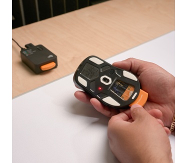 Glorious Glorious Gaming - draadloze gamingmuis Model D3 - Uitwisselbaar InfinitePlay-batterijsysteem, 8k polling, 130M click optische schakelaars, licht gewicht van 69 g, 30K DPI optische sensor, RGB - Zwart