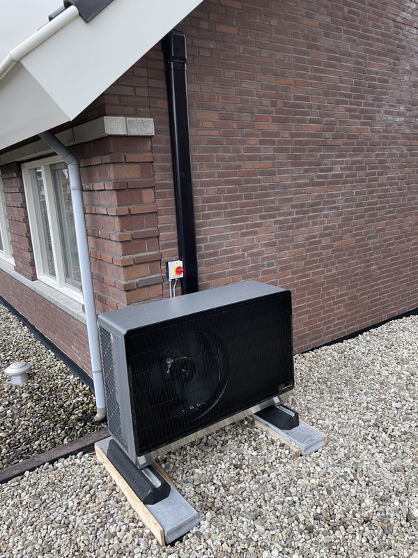 Afbeeldingslocatie: https://tweakers.net/i/IUmCL3wti2m9fHdxZFnr77QWpSs=/x800/filters:strip_icc():strip_exif()/f/image/1DWj3yrDR2OsBkHwQOLNgH6w.jpg?f=fotoalbum_large
