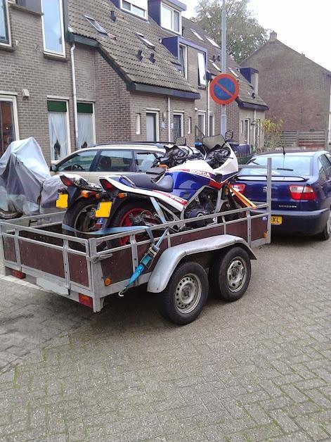 Afbeeldingslocatie: https://tweakers.net/i/IcXH3Ve7ehCj-MYyUltyni1gok4=/f/image/Qfjkz3PhDHfvK333mPXC4eih.jpg