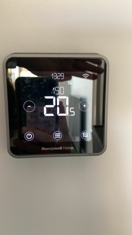 Afbeeldingslocatie: https://tweakers.net/i/IcxATqyb6Vg04fiPAv_KEEXcaMs=/x800/filters:strip_icc():strip_exif()/f/image/DrkwtyfQ33a521Cp9LDK0YFI.jpg?f=fotoalbum_large