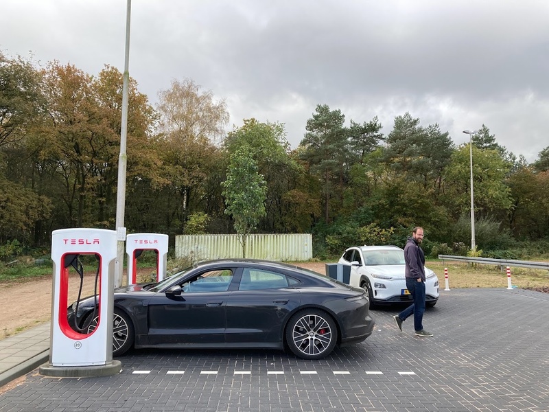 Afbeeldingslocatie: https://tweakers.net/i/Idn349u5uRa8rerYmxsOCxx_-H0=/800x/filters:strip_icc():strip_exif()/f/image/VYCk4CyOtZNamhXAr2JUMDNd.jpg?f=fotoalbum_large