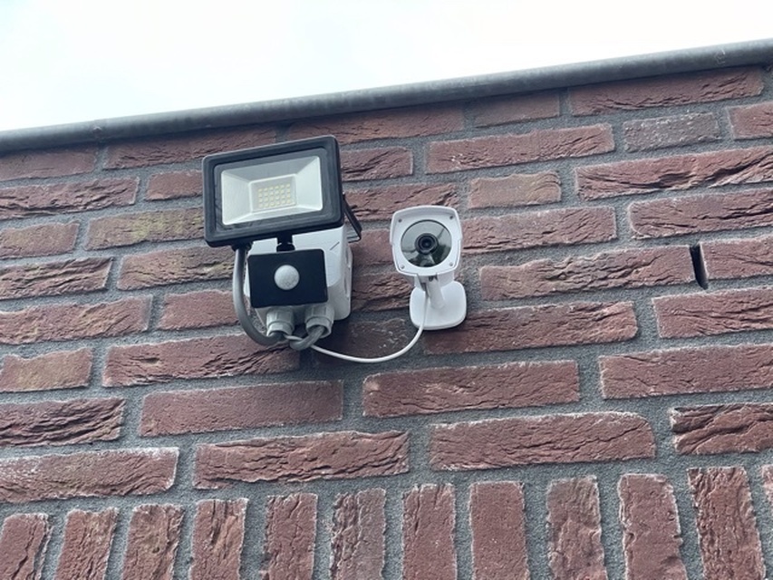 Afbeeldingslocatie: https://tweakers.net/i/IdqMSAQ3TvfWDwaan7aSYwamoZ8=/full-fit-in/4920x3264/filters:max_bytes(3145728):no_upscale():strip_icc():fill(white):strip_exif()/f/image/C2AZzf0fvxud1s7jELjy27b0.jpg?f=user_large