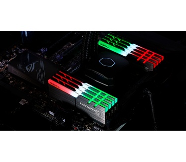 G.Skill F4-3200C16Q2-256GTZR