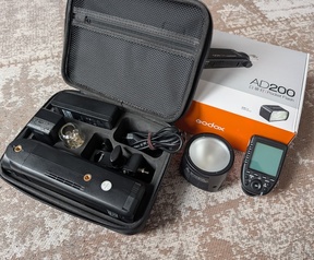 Godox Ad200 + Round head + X pro Sony trigger aangeboden - Vraag ...