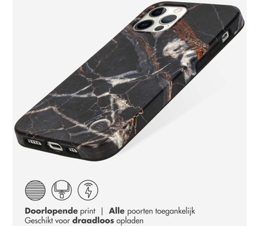 Selencia Aurora Fashion Backcover iPhone 12 (Pro) - Duurzaam hoesje - 100% gerecycled - Zwart Marmer