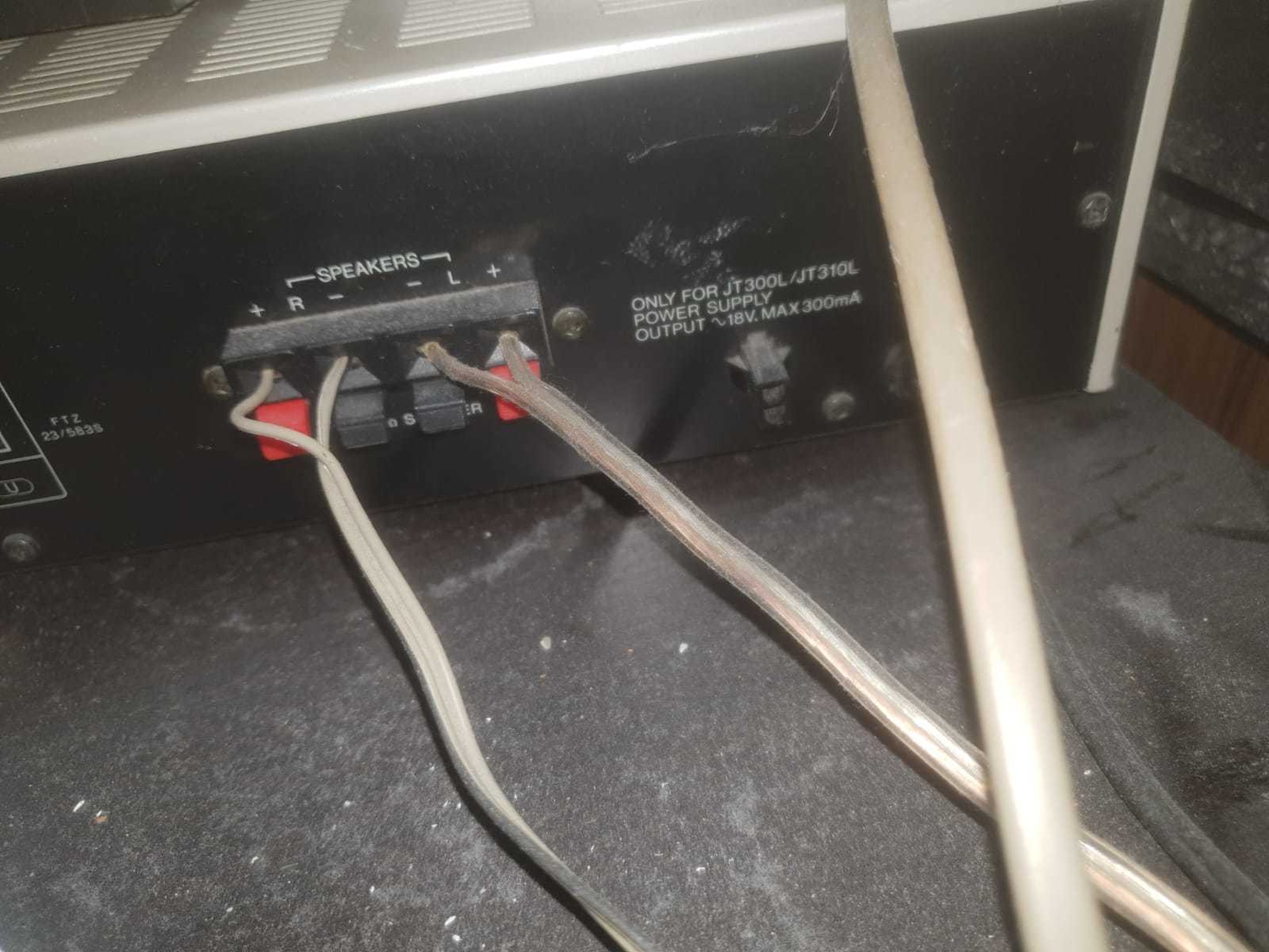 Oude versterker aansluiten op aux ingang Audio en hifi GoT