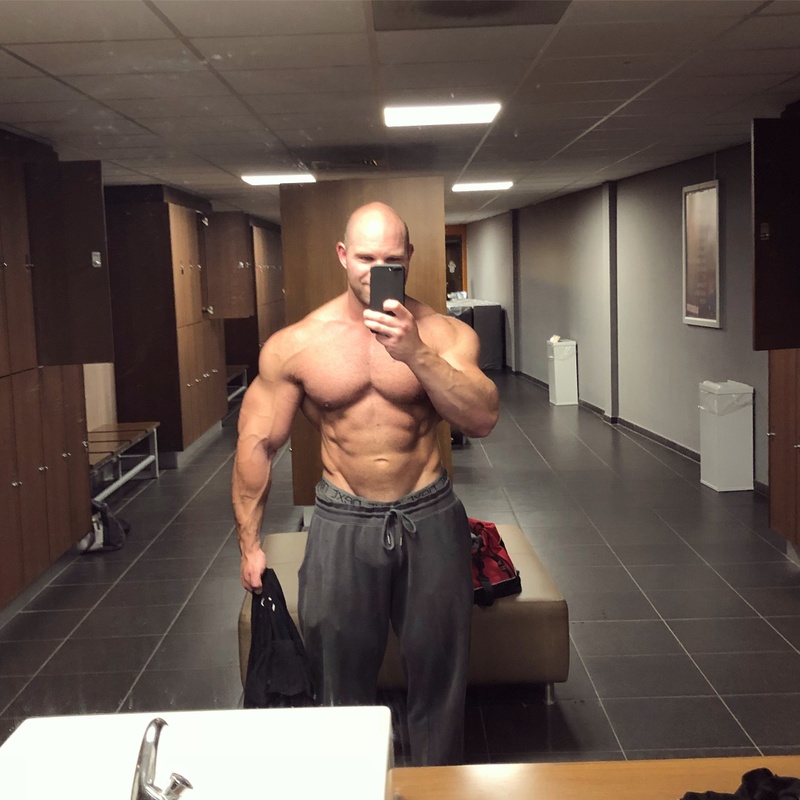 Afbeeldingslocatie: https://tweakers.net/i/IvqCOGkfpFLAK1AjeWb_wzwf8vk=/800x/filters:strip_icc():strip_exif()/f/image/s7iJ1COFgY8WnO7H3DapwtLZ.jpg?f=fotoalbum_large