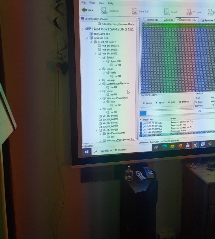 Afbeeldingslocatie: https://tweakers.net/i/J3SNyBVCGcPL6-Vo9ca-cXvVt_k=/x800/filters:strip_icc():strip_exif()/f/image/aEETGDlywD47rGCYFHnCm403.jpg?f=fotoalbum_large
