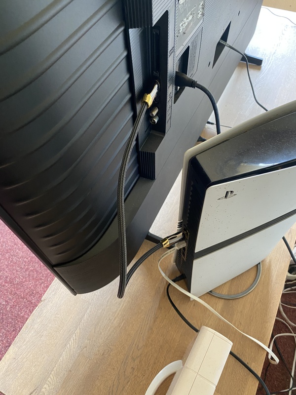 Afbeeldingslocatie: https://tweakers.net/i/J3lSARwe5gxFL4PmA6ye2iIMBnQ=/x800/filters:strip_icc():strip_exif()/f/image/2g5ST0qOGZFbaJ6AV8ZKbMtW.jpg?f=fotoalbum_large