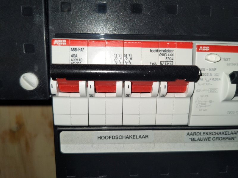 Afbeeldingslocatie: https://tweakers.net/i/J5ENT7jqWabrwhIZsB5ELx9UCC8=/800x/filters:strip_icc():strip_exif()/f/image/sqk180J18KEuDRW8K0eXjZY2.jpg?f=fotoalbum_large