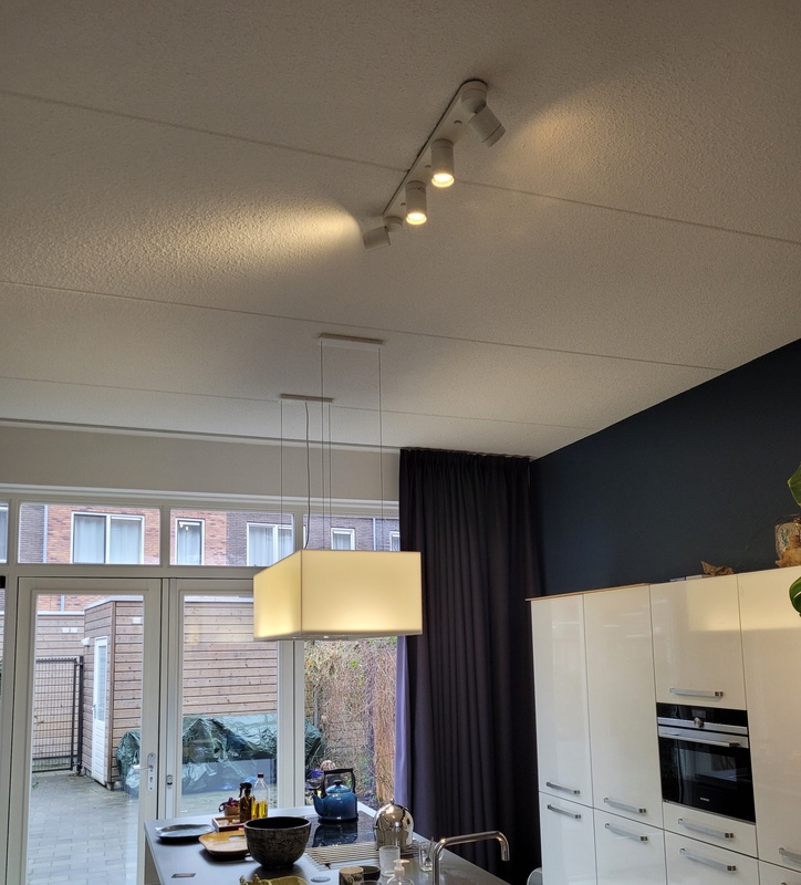 Afbeeldingslocatie: https://tweakers.net/i/JBgGf1InvS__3f-eVdj84KX2qw8=/x800/filters:strip_icc():strip_exif()/f/image/DQ6YNyltO4yVVyT9JC347uth.jpg?f=fotoalbum_large
