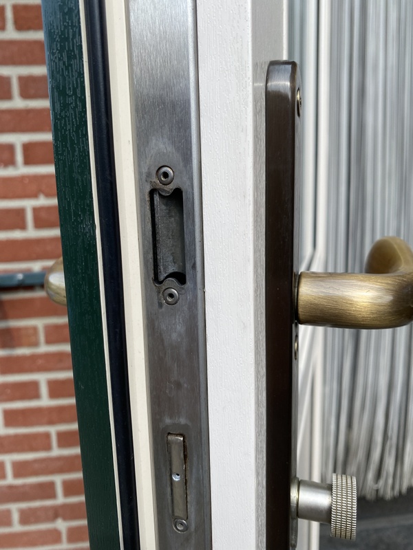 Afbeeldingslocatie: https://tweakers.net/i/JFaXAcH8TP-vtdKSRc1zLlrJI6Y=/x800/filters:strip_icc():strip_exif()/f/image/PCMZvSDOIrjbZSM1YjkX7uz8.jpg?f=fotoalbum_large