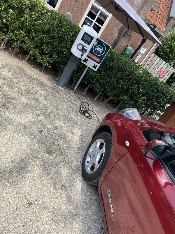 Afbeeldingslocatie: https://tweakers.net/i/JGq1nt3uisWd9ubxk28fPupm1Is=/x800/filters:strip_icc():strip_exif()/f/image/03ytzmoMWceSKtOcYb8tXLdo.jpg?f=fotoalbum_large
