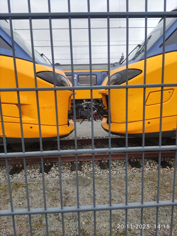 Afbeeldingslocatie: https://tweakers.net/i/JIpXOBPWCb6PTQCNVUZuOtO4LFs=/x800/filters:strip_icc():strip_exif()/f/image/26zvv6zqDf3pH1hyBegPGGXI.jpg?f=fotoalbum_large