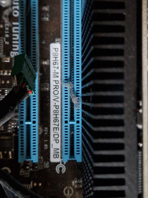 Afbeeldingslocatie: https://tweakers.net/i/JIsHkb8iMtCkYia1Yk-79BvtfXg=/x800/filters:strip_icc():strip_exif()/f/image/tWsZld0DAXYokalGeuTpTxxV.jpg?f=fotoalbum_large