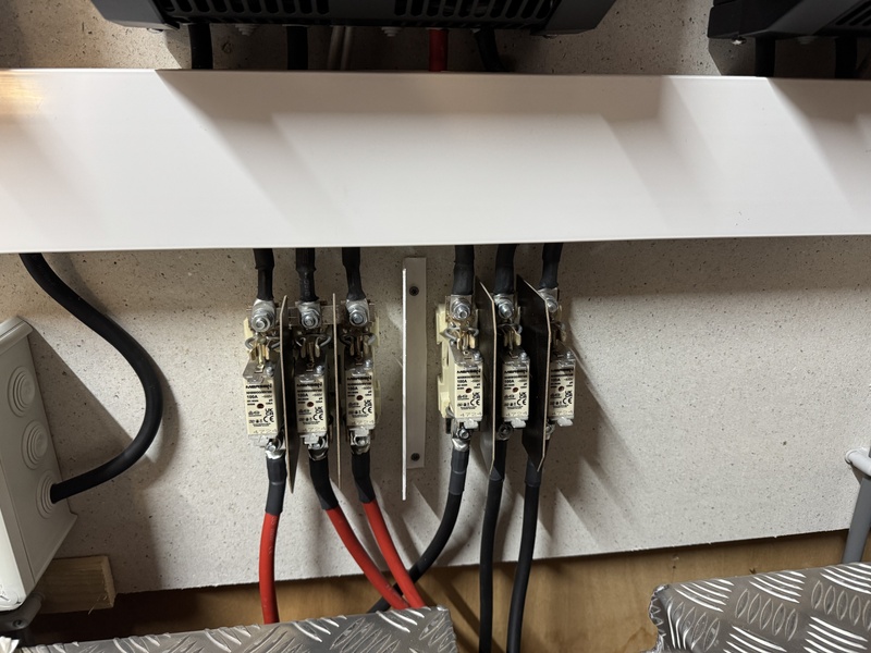 Afbeeldingslocatie: https://tweakers.net/i/JMGBcOPfFsm7YyJ1yrdbleXSyg8=/800x/filters:strip_icc():strip_exif()/f/image/JcNgh9y45OtxIKxQf99dbyvF.jpg?f=fotoalbum_large