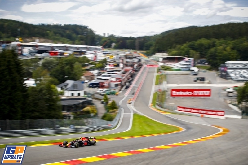 Afbeeldingslocatie: https://tweakers.net/i/JNGcN9vW98AGD_rW_Iu6rmH5e8E=/full-fit-in/4920x3264/filters:max_bytes(3145728):no_upscale():strip_icc():fill(white):strip_exif()/f/image/BkSc2a6Zq2auNhNdat4mtzSf.jpg?f=user_large