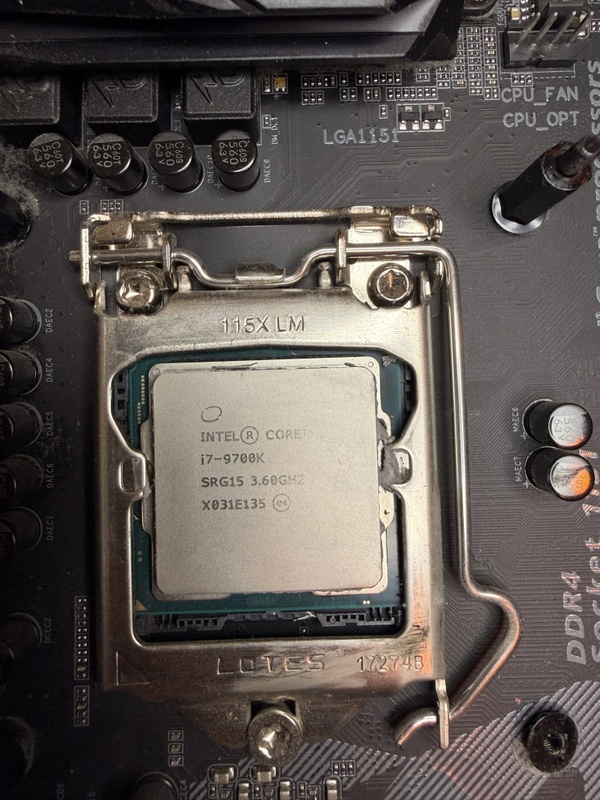 Intel Core i7-9700K Boxed aangeboden - Vraag & Aanbod - Tweakers