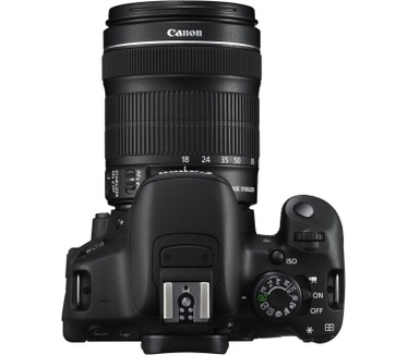 Canon EOS 700D + EF-S 18-135mm 3.5-5.6 IS STM  + 40mm STM Zwart