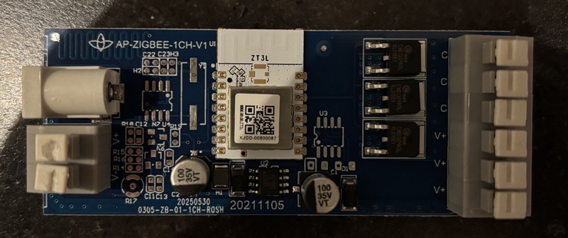 Afbeeldingslocatie: https://tweakers.net/i/JUWxmDXi8RZt4qlqpH7quvTFFD4=/800x/filters:strip_icc():strip_exif()/f/image/NXLzewyLlnbTve2kBz8SfY6r.jpg?f=fotoalbum_large