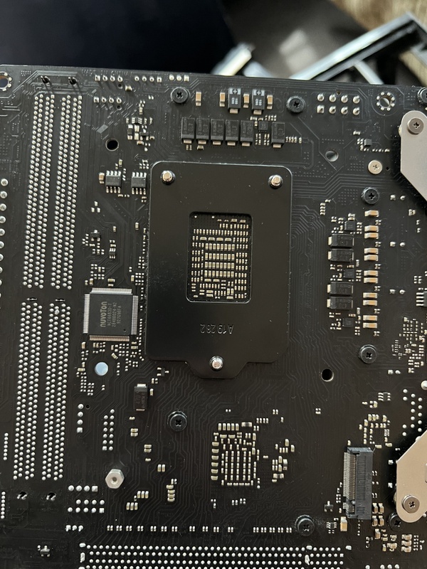 Afbeeldingslocatie: https://tweakers.net/i/JYWWejaBhKfeJuj_GCTj5caCh60=/x800/filters:strip_icc():strip_exif()/f/image/s0YOJztdBxnGy0Dsle3H6aaJ.jpg?f=fotoalbum_large