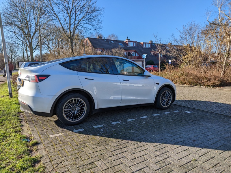 Afbeeldingslocatie: https://tweakers.net/i/J_L--r_7bF1K1EZGuw7ebgBleac=/800x/filters:strip_icc():strip_exif()/f/image/jjYWN2dyRx1p1IUDYoFXEKIk.jpg?f=fotoalbum_large