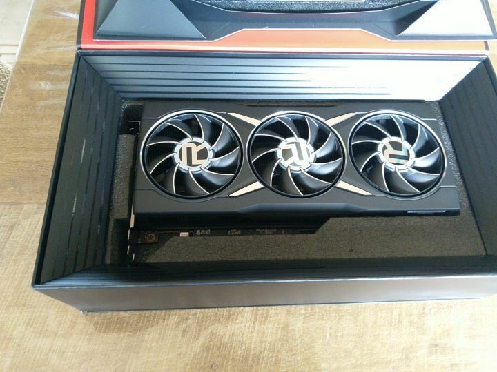 Afbeeldingslocatie: https://tweakers.net/i/JdPHKa7eeXZjg-kD3ucgXZW6_n0=/full-fit-in/4920x3264/filters:max_bytes(3145728):no_upscale():strip_icc():fill(white):strip_exif()/f/image/DWNJp8pXQUqqFavSdd349JTH.jpg?f=user_large