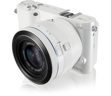 Samsung NX1000 (Frans model) + 20-50mm i-function f3.5-5.6 Wit