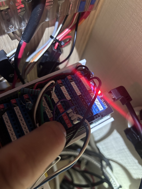 Afbeeldingslocatie: https://tweakers.net/i/Ji07c_DNX6MtjG8w-0wbaKBOapo=/x800/filters:strip_icc():strip_exif()/f/image/nrNGIYIniTgrJS6e99T024u5.jpg?f=fotoalbum_large
