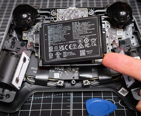 De batterij van de Steam Controller vervangen