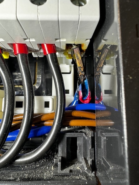 Afbeeldingslocatie: https://tweakers.net/i/JnNcHnsxOffo1tNfUzXRPxqXhRE=/full-fit-in/4920x3264/filters:max_bytes(3145728):no_upscale():strip_icc():fill(white):strip_exif()/f/image/Ky9kSYscqK5cT47NrFPcm4F4.jpg?f=user_large