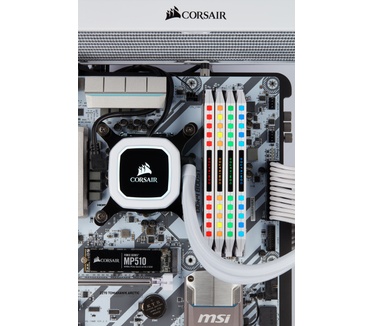 Corsair CMT16GX4M2C3600C18W