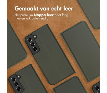 Accezz Premium Leather Slim Bookcase Samsung Galaxy S22 - Groen