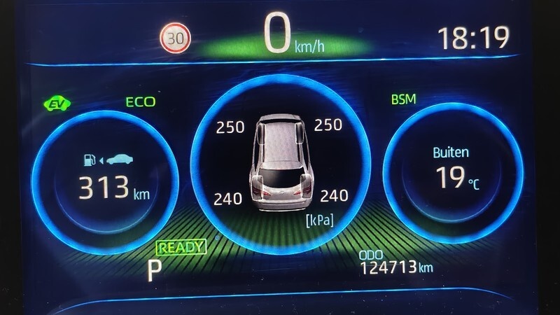 Weergave bandenspanning op dashboard display met TPMS kastje van AliExpress - Toyota Corolla Hybrid