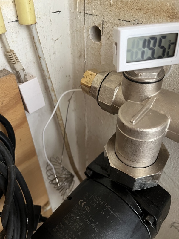 Afbeeldingslocatie: https://tweakers.net/i/Jz6Cj3qxkDSL5TOzYoqEmqyFZ7A=/x800/filters:strip_icc():strip_exif()/f/image/4IZwG6fmRAowb0i6Son8KlIj.jpg?f=fotoalbum_large