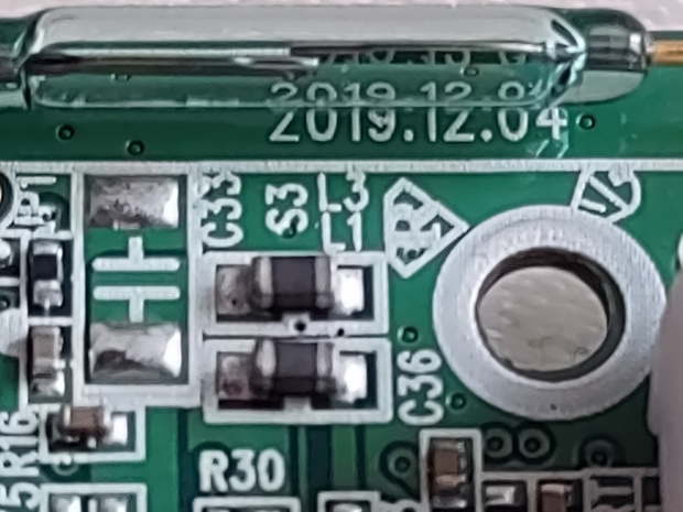 Afbeeldingslocatie: https://tweakers.net/i/K4NsTdqcs5UKhgw2t70E5k_kZt0=/620x/filters:strip_icc():strip_exif()/m/845047/1MmF5T2iibrMRWVGeH9sdcqc8qSM8CMiABvw13PbyGYKLsh0jE.jpeg?f=620xauto