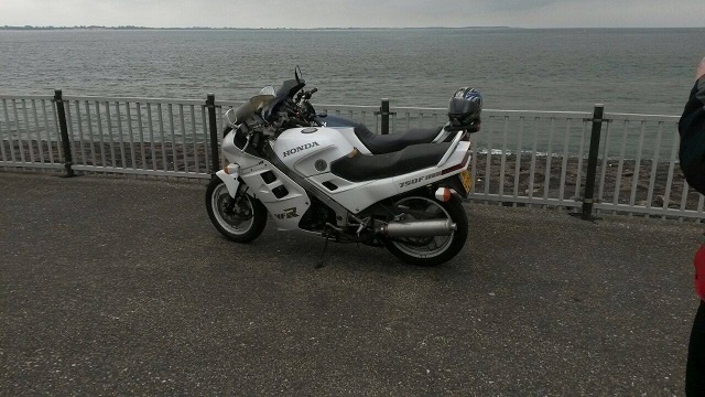 Afbeeldingslocatie: https://tweakers.net/i/KBb4xvgaDkib_xEAFTq0Al9HQkI=/f/image/hpHKIVaL4k4N4zsPblhIMqX5.jpg