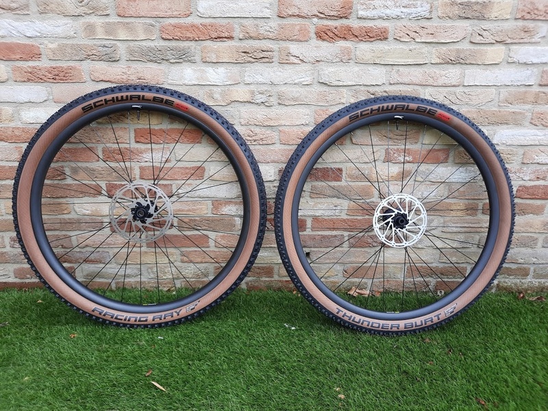 Afbeeldingslocatie: https://tweakers.net/i/KBnHVgpV5l3WL_yEd3CDWw5gCKA=/800x/filters:strip_icc():strip_exif()/f/image/UizgR9qP4mYLhWlXw932zynt.jpg?f=fotoalbum_large