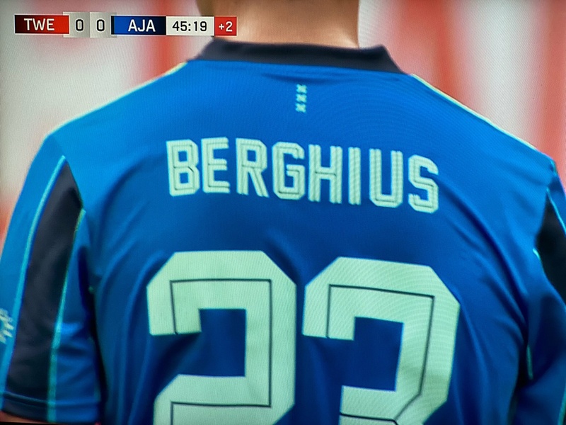 Afbeeldingslocatie: https://tweakers.net/i/KGIKIiYvDo0lEpvPTRz_9B1FNVU=/800x/filters:strip_icc():strip_exif()/f/image/fT6DEyOGnERzrg5gAvqZ7RuA.jpg?f=fotoalbum_large