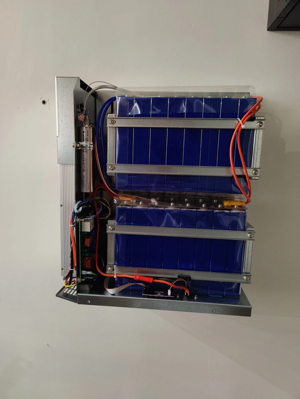 Afbeeldingslocatie: https://tweakers.net/i/KMCMcBlPBlCdMK4kmEniLbWJMbI=/x800/filters:strip_exif()/f/image/gvYOYzO0dDiWnLTscmPhC1iF.webp?f=fotoalbum_large