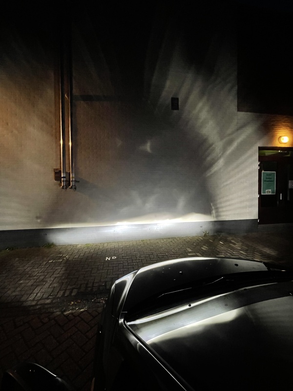 Afbeeldingslocatie: https://tweakers.net/i/KQTUC1CfrkNewS0qlqwGGAZ4nlU=/x800/filters:strip_icc():strip_exif()/f/image/Rl71dbCB4IMqPQIWVEukeEAA.jpg?f=fotoalbum_large