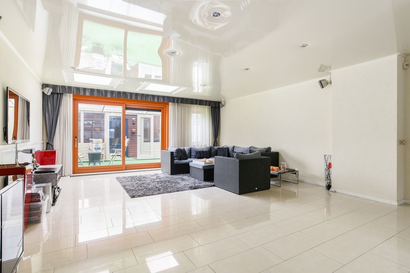 Afbeeldingslocatie: https://tweakers.net/i/KWKp4pc5gLwCD-0Yb3N560LFO2s=/800x/filters:strip_icc():strip_exif()/f/image/JgV19XIGTKXAcXjL83PGcP6P.jpg?f=fotoalbum_large