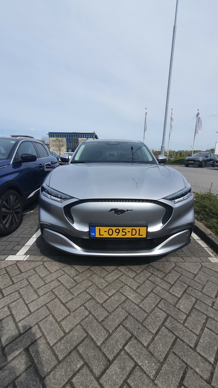 Afbeeldingslocatie: https://tweakers.net/i/KXllrq9I6SObKFNHLhZxF-6XDKo=/x800/filters:strip_icc():strip_exif()/f/image/P3a5cVQJhSdXgO9GzrFG8yVc.jpg?f=fotoalbum_large