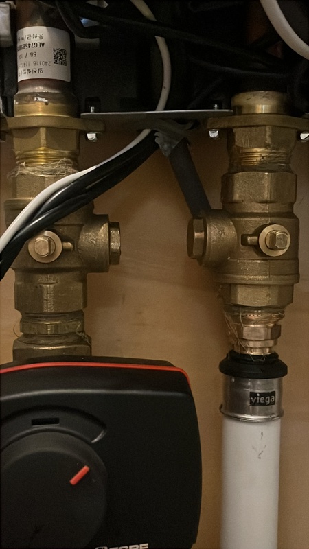 Afbeeldingslocatie: https://tweakers.net/i/KYIpaTSoRN3cNGUMLMoPBwmSbPk=/x800/filters:strip_icc():strip_exif()/f/image/dgJGSdZ7F8kZOtjk9R044A5t.jpg?f=fotoalbum_large