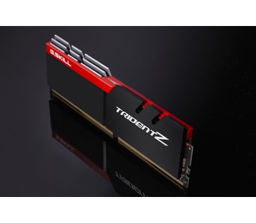 G.Skill Trident Z F4-3733C17Q-16GTZ