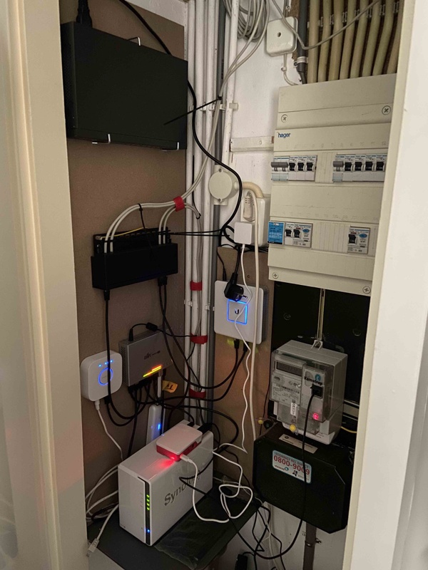 Afbeeldingslocatie: https://tweakers.net/i/Kef2dB6hWBiEbLB279fchNCF0tE=/x800/filters:strip_icc():strip_exif()/f/image/saH96GiEBWfkcqHtTvAegdt3.jpg?f=fotoalbum_large