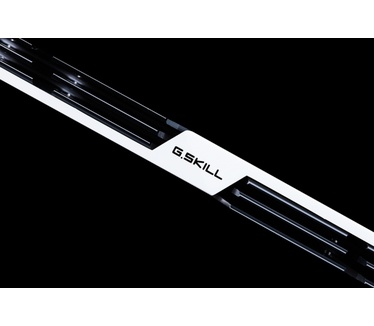 G.Skill Trident Z F4-3733C17D-16GTZSW