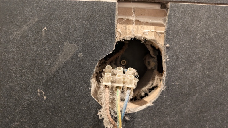 Afbeeldingslocatie: https://tweakers.net/i/KgH7_PDIDM9aYYEXEqgYq2A3rOk=/800x/filters:strip_icc():strip_exif()/f/image/SHKwobkpR7Qf3n6dX5BlMboT.jpg?f=fotoalbum_large