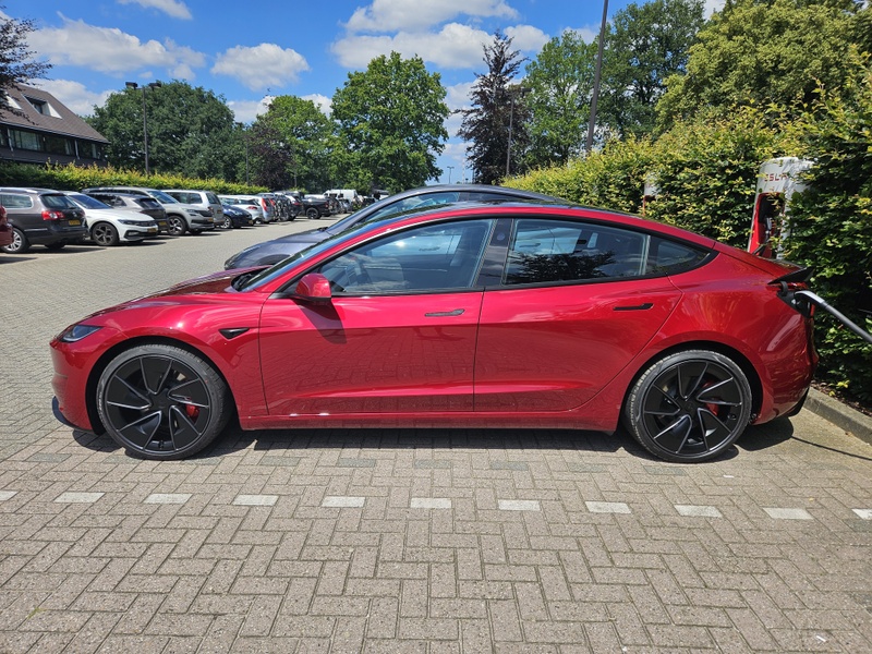 Afbeeldingslocatie: https://tweakers.net/i/KhTeSm3fXzIT9ggsUH--3fLKptY=/800x/filters:strip_icc():strip_exif()/f/image/XNXAqBLvflMrheVpZHU4Jzpp.jpg?f=fotoalbum_large