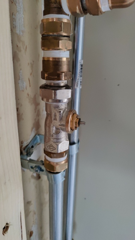 Afbeeldingslocatie: https://tweakers.net/i/KjNXfcWAiazGsDpUuh7RxDrDDb4=/x800/filters:strip_icc():strip_exif()/f/image/1ET4Yzvd7OzhhYf1cmKsv3vk.jpg?f=fotoalbum_large